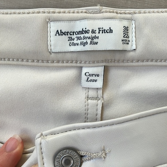 NWT Abercrombie and Fitch 90's straight high waisted plus size jeans - Picture 7 of 10